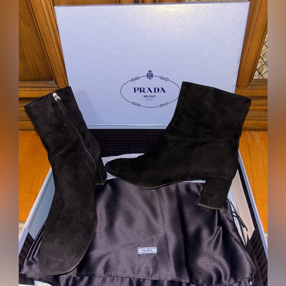 *worn once* suede Prada booties 🖤
